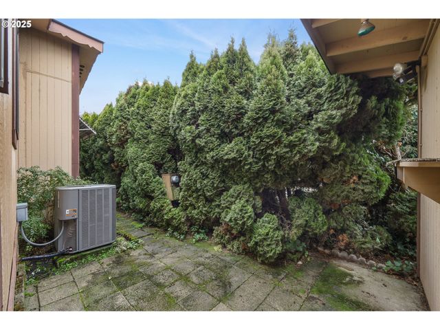 1199 N Terry St 366, Eugene, OR 97402