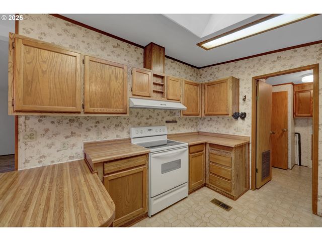 1199 N Terry St 366, Eugene, OR 97402