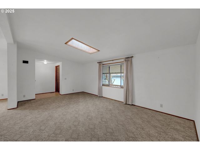 1199 N Terry St 366, Eugene, OR 97402