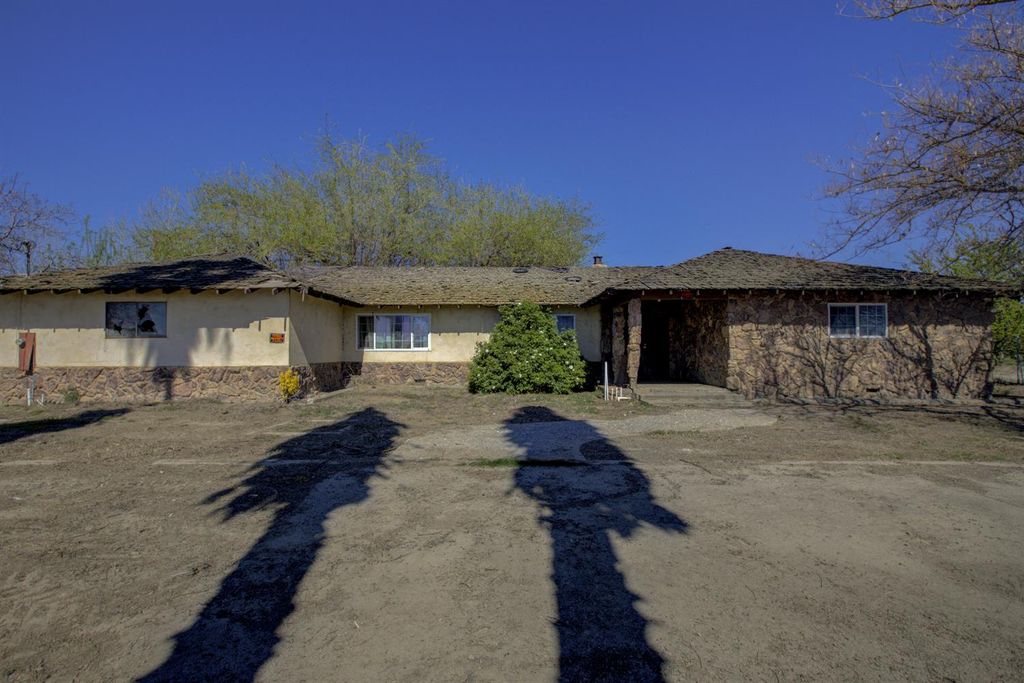 873 Loquat Ave, Patterson, CA 95363