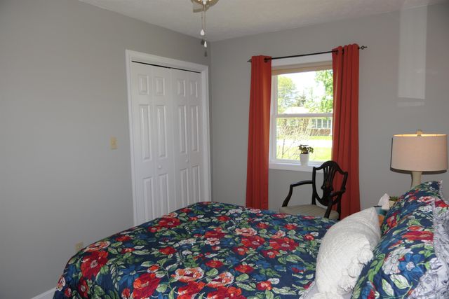 27 Thorpe Avenue Extension, St. Albans Town, VT 05478
