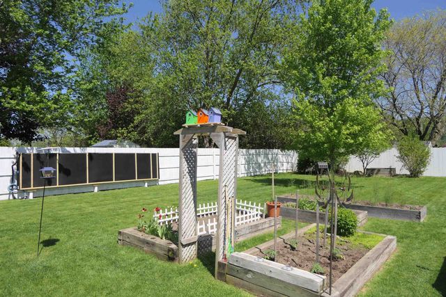 27 Thorpe Avenue Extension, St. Albans Town, VT 05478