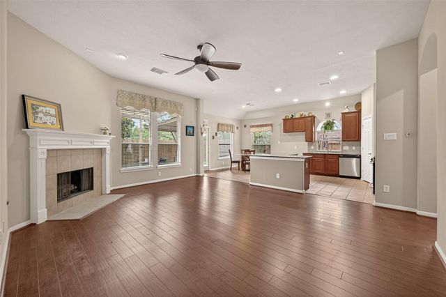 13719 Saxony Drive, Sugar Land, TX 77498