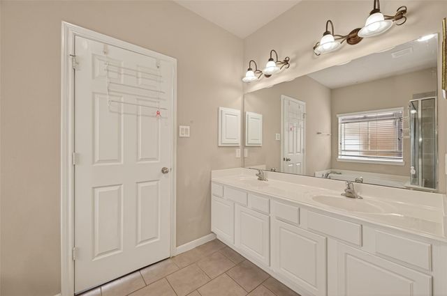 13719 Saxony Drive, Sugar Land, TX 77498