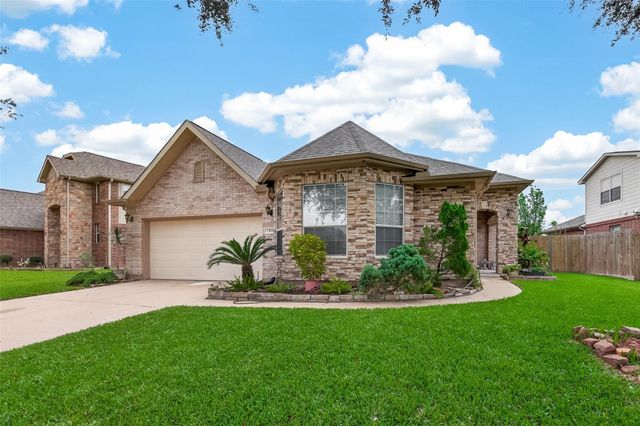 13719 Saxony Drive, Sugar Land, TX 77498