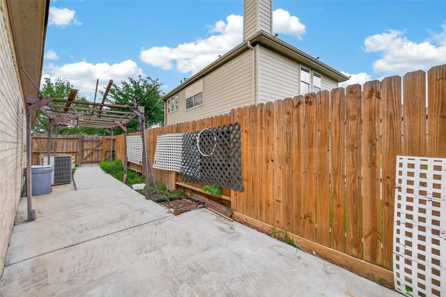 13719 Saxony Drive, Sugar Land, TX 77498