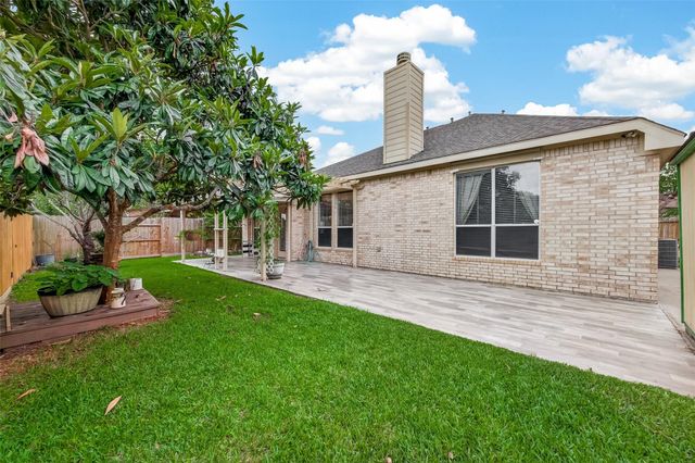 13719 Saxony Drive, Sugar Land, TX 77498