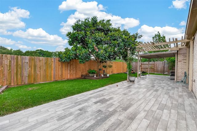 13719 Saxony Drive, Sugar Land, TX 77498