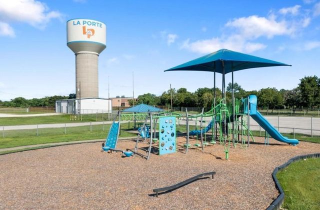 10913 Houston Drive, La Porte, TX 77571