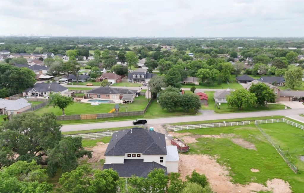 10913 Houston Drive, La Porte, TX 77571