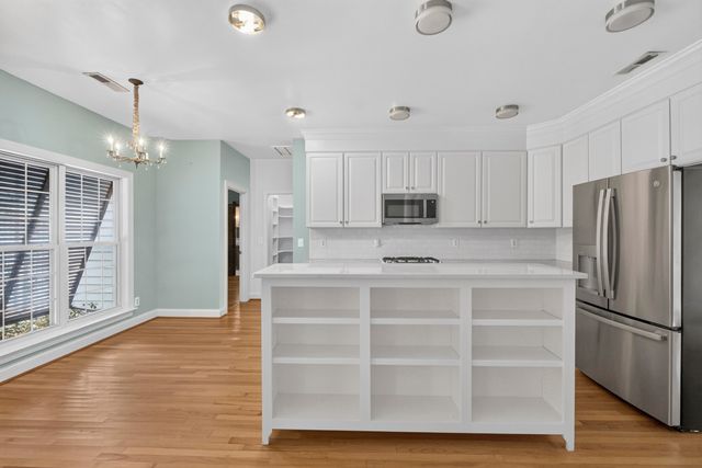 112 Oyster Point Row, Charleston, SC 29412