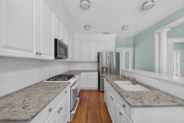 112 Oyster Point Row, Charleston, SC 29412