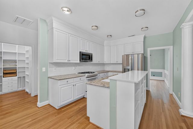 112 Oyster Point Row, Charleston, SC 29412