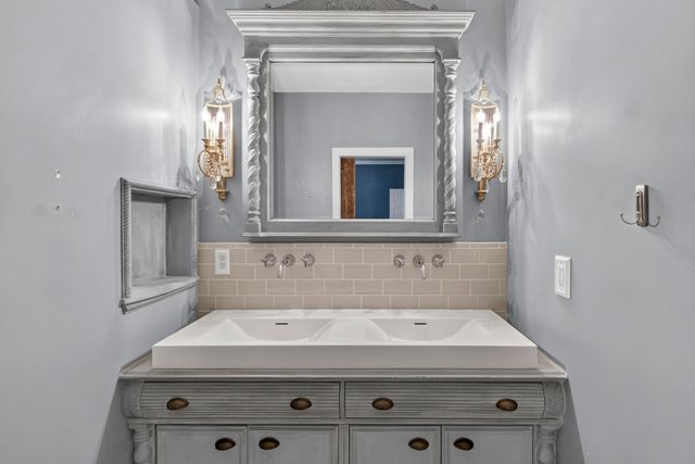 112 Oyster Point Row, Charleston, SC 29412
