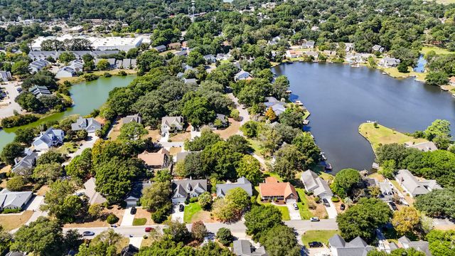 112 Oyster Point Row, Charleston, SC 29412
