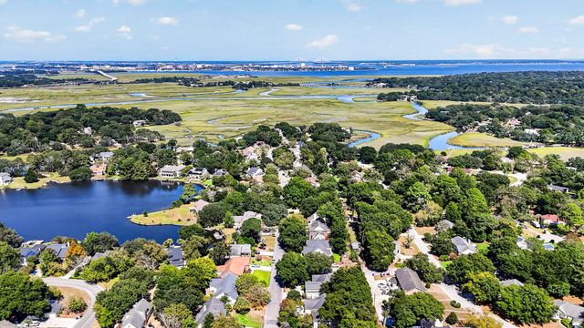 112 Oyster Point Row, Charleston, SC 29412