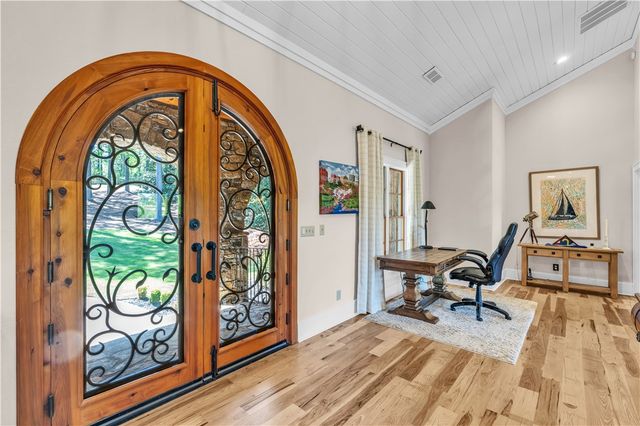 301 Augusta Way, Sunset, SC 29685