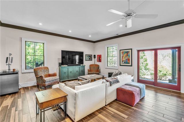 301 Augusta Way, Sunset, SC 29685