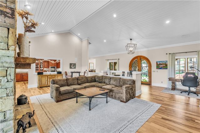 301 Augusta Way, Sunset, SC 29685