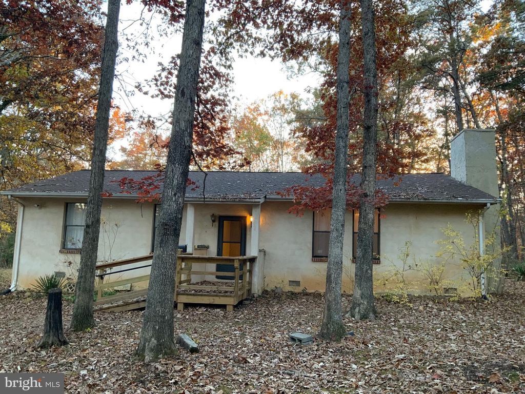 9000 FOX RUN DR, Spotsylvania, VA 22551