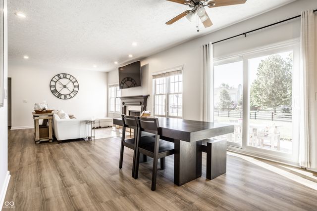4348 Ledge Rock Court, Zionsville, IN 46077