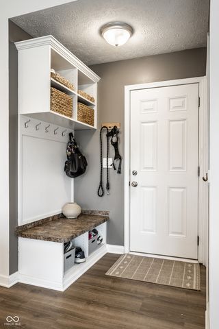 4348 Ledge Rock Court, Zionsville, IN 46077