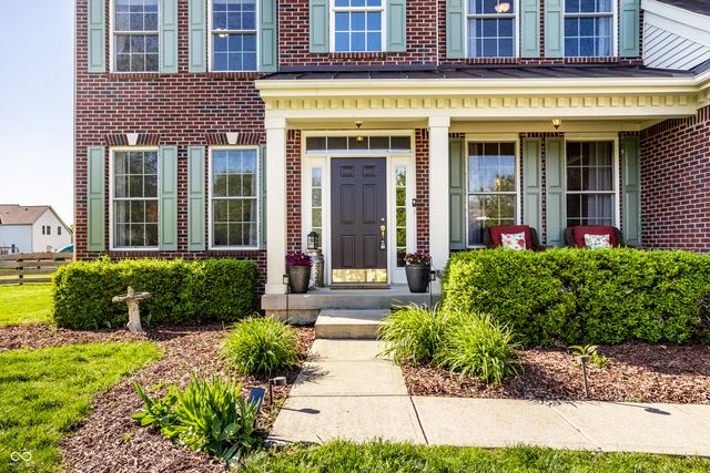 4348 Ledge Rock Court, Zionsville, IN 46077