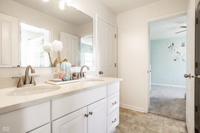 4348 Ledge Rock Court, Zionsville, IN 46077