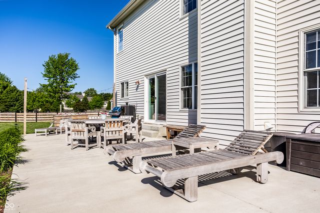 4348 Ledge Rock Court, Zionsville, IN 46077