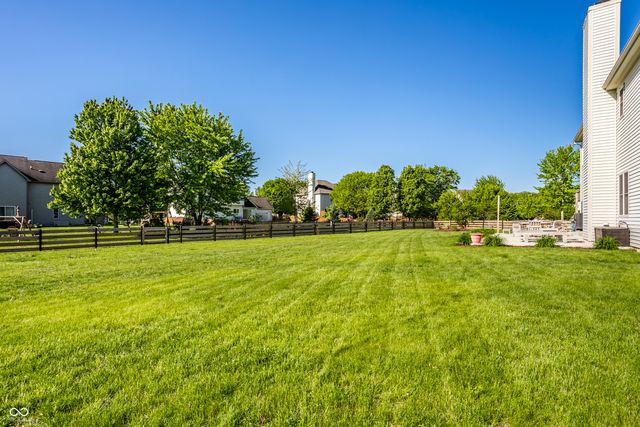 4348 Ledge Rock Court, Zionsville, IN 46077