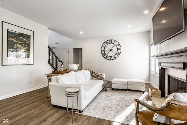 4348 Ledge Rock Court, Zionsville, IN 46077