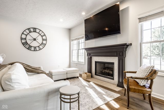 4348 Ledge Rock Court, Zionsville, IN 46077