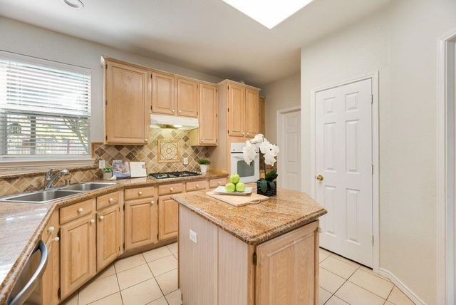 5832 Mossbrook Trail, Dallas, TX 75252