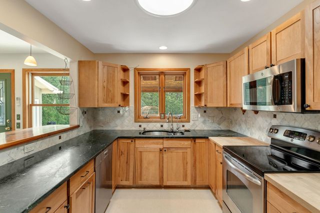 185 Crescent Beach Drive, Burlington, VT 05408