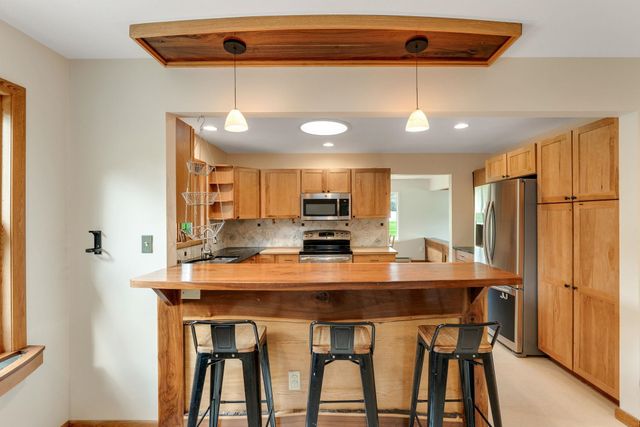 185 Crescent Beach Drive, Burlington, VT 05408