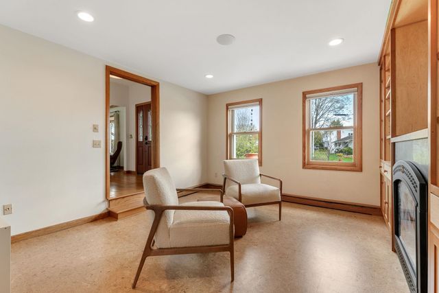 185 Crescent Beach Drive, Burlington, VT 05408