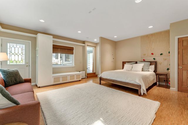 185 Crescent Beach Drive, Burlington, VT 05408