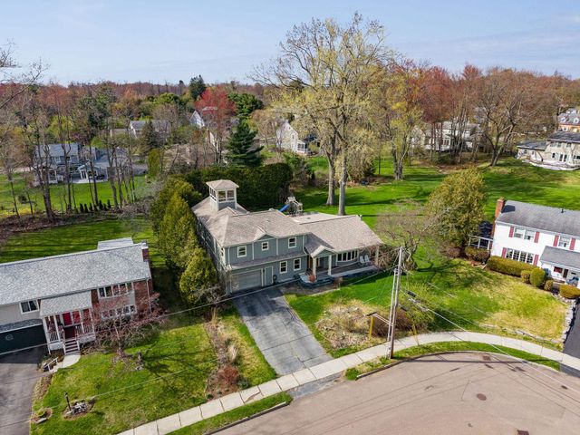 185 Crescent Beach Drive, Burlington, VT 05408