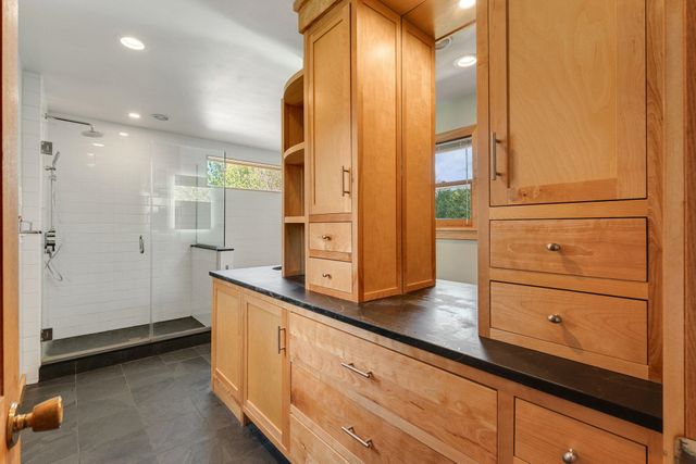 185 Crescent Beach Drive, Burlington, VT 05408