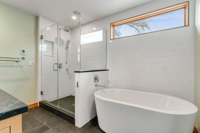185 Crescent Beach Drive, Burlington, VT 05408