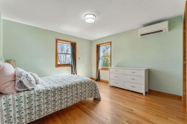 185 Crescent Beach Drive, Burlington, VT 05408