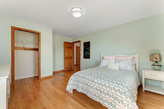 185 Crescent Beach Drive, Burlington, VT 05408