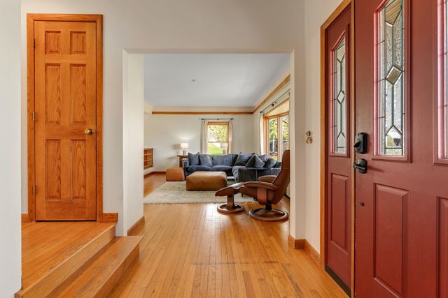 185 Crescent Beach Drive, Burlington, VT 05408