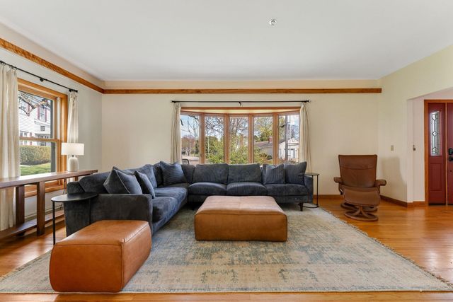 185 Crescent Beach Drive, Burlington, VT 05408