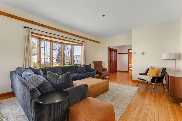 185 Crescent Beach Drive, Burlington, VT 05408