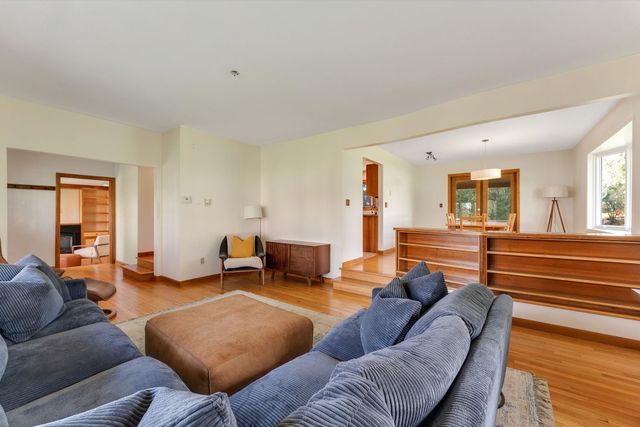 185 Crescent Beach Drive, Burlington, VT 05408