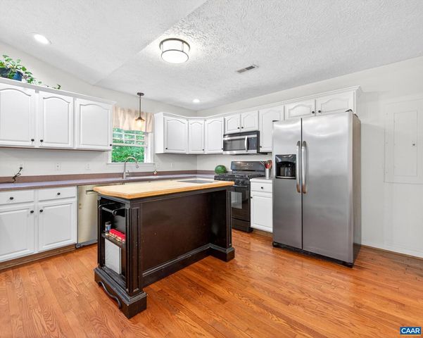 47 S FORK DR, Louisa, VA 23093