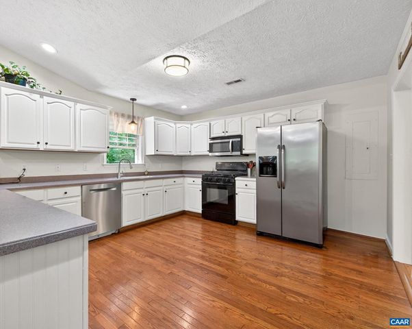 47 S FORK DR, Louisa, VA 23093