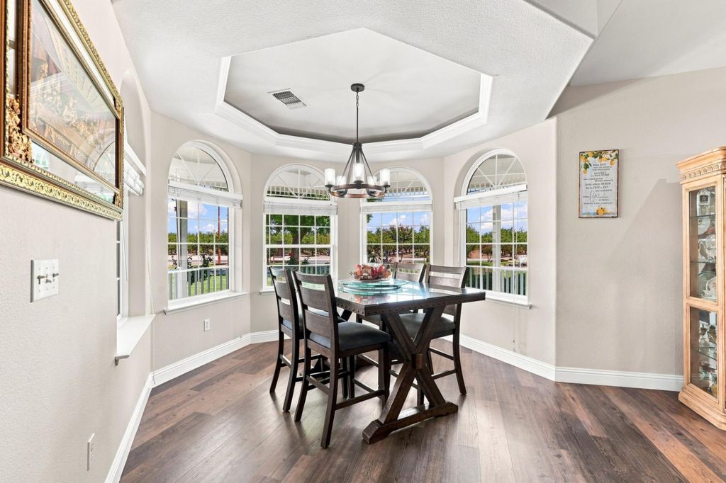 Image 10 of property listing at 11635 S Amber Avenue, Selma, CA 93662