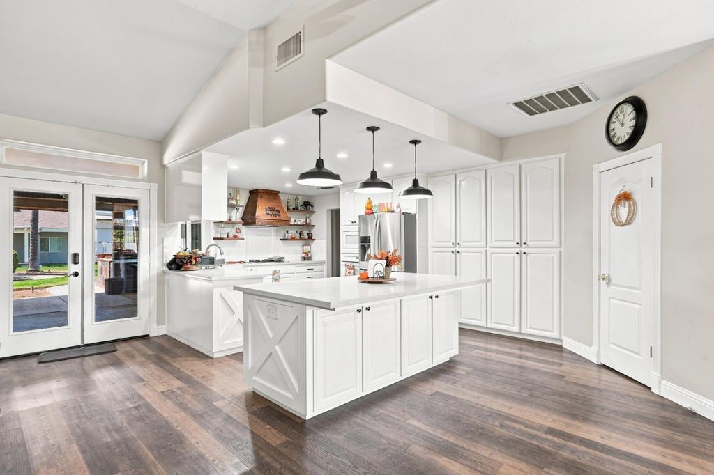 Image 11 of property listing at 11635 S Amber Avenue, Selma, CA 93662